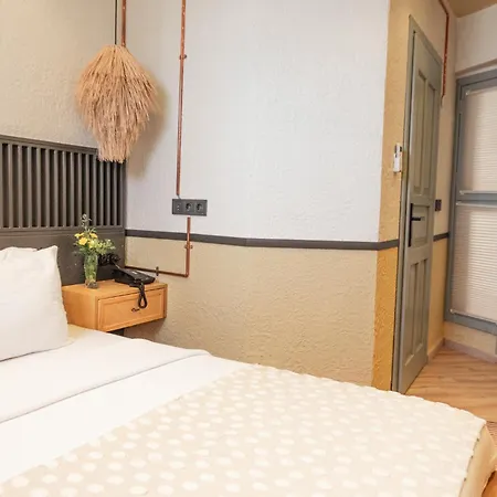 Qara Otel *