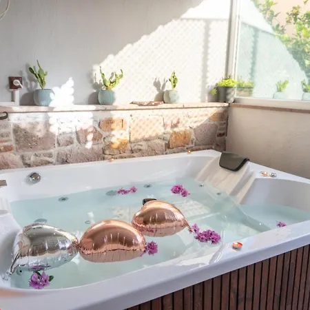 Qara Hotel Ayvalik