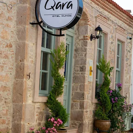 Otel Qara *