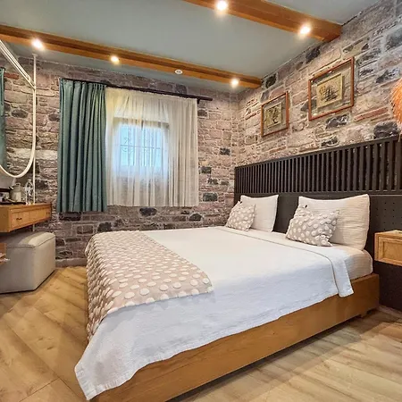 Qara Hotel *
