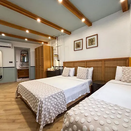 Otel Qara *