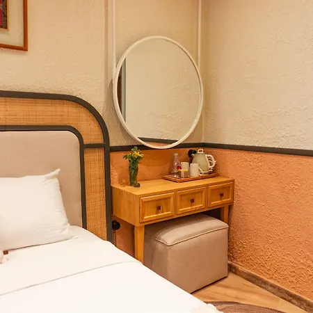 Qara Otel